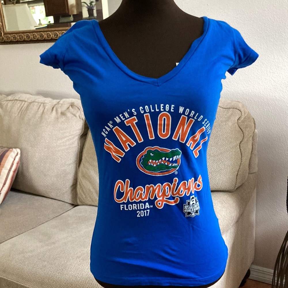 Gators fan tee. Womens S
